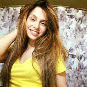 Meet your Posher, Valeria